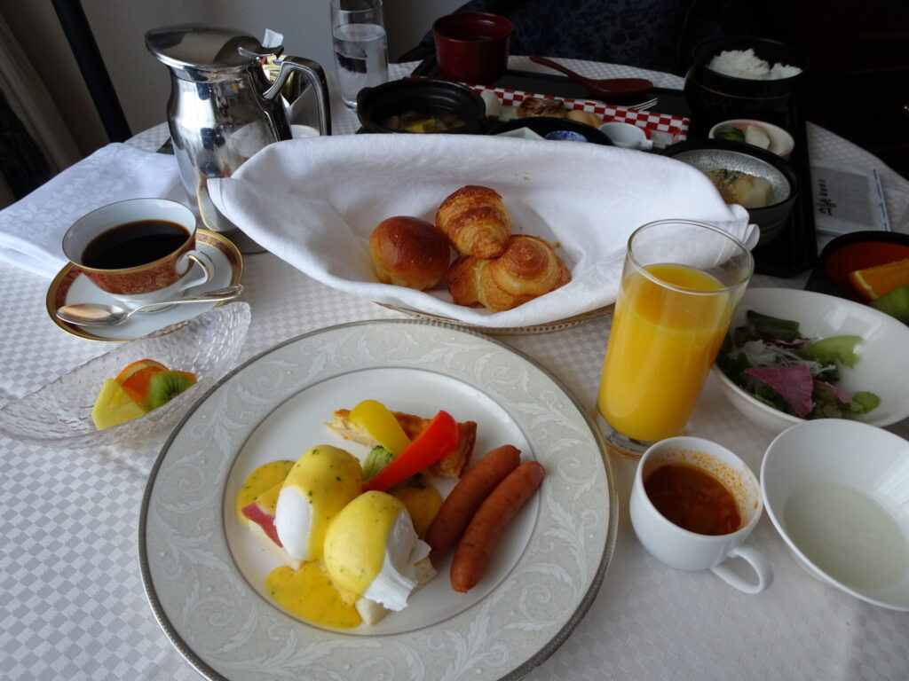 第一ホテル東京「プルミエールフロア」ルームサービス、洋食アメリカンブレックファスト