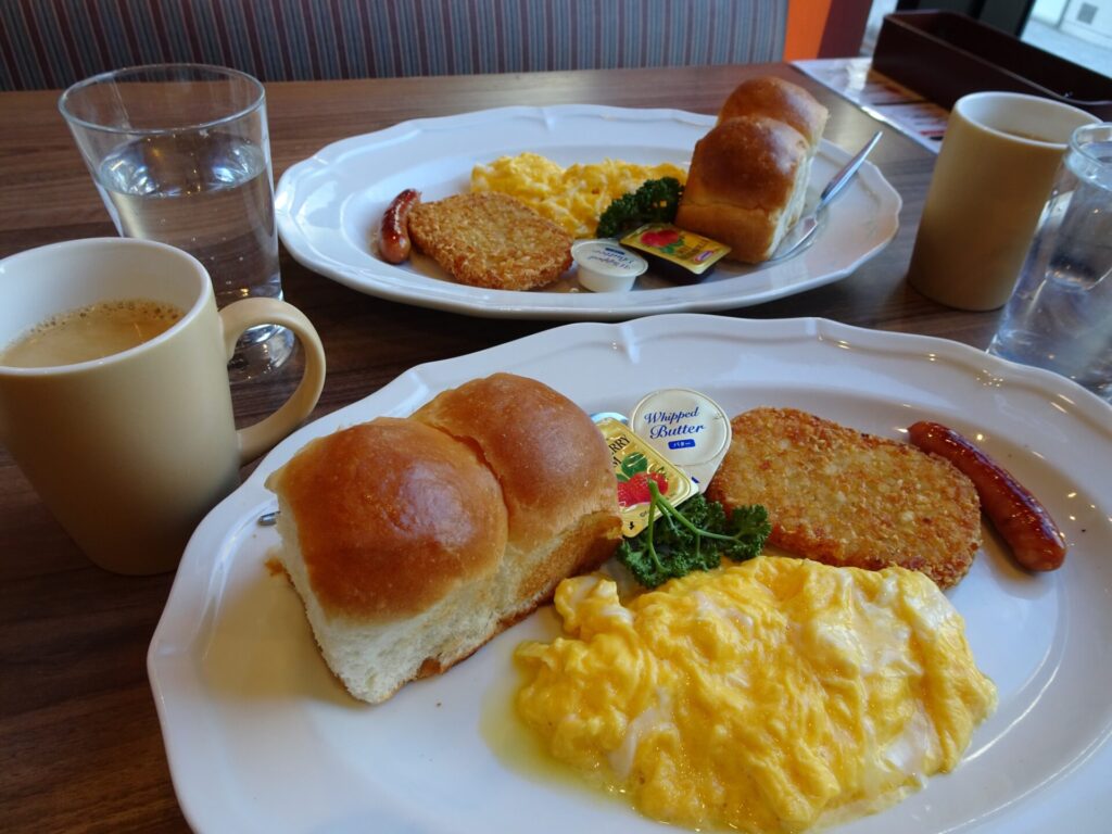 リッチモンドホテル横浜駅前の朝食、ロイヤルホスト横浜駅前店、モーニングプレート