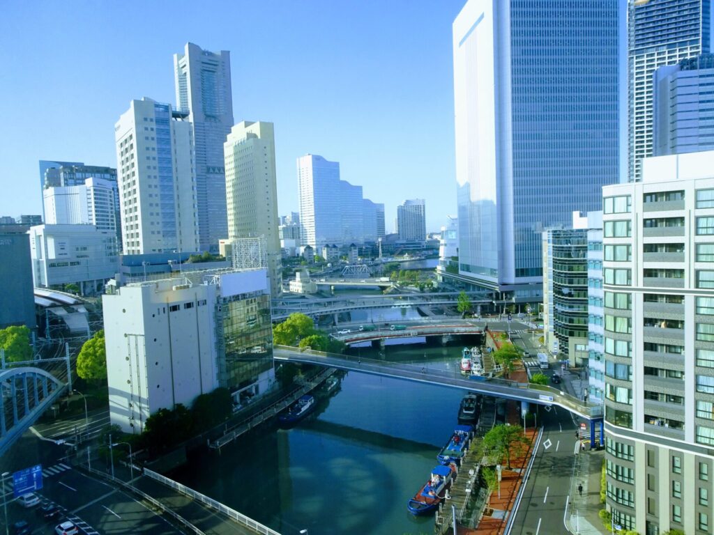 ファーイーストビレッジホテル横浜スーペリアプラスツインみなとみらいビュールーム、ビレッジラウンジのある高層階からの眺め
