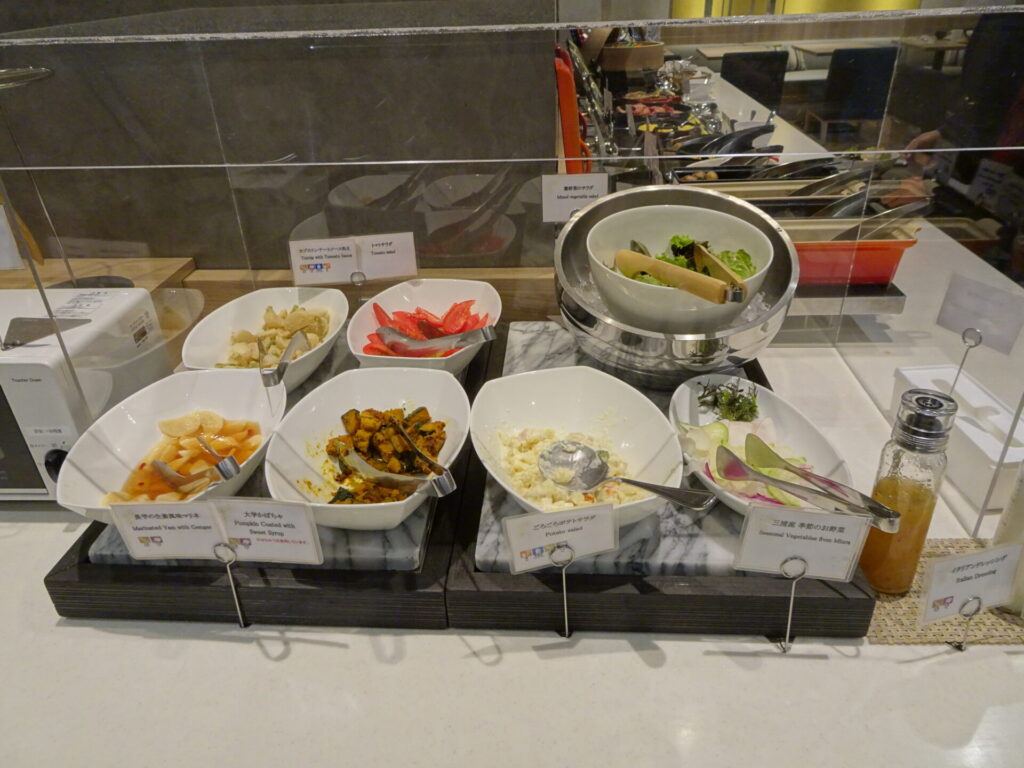 ホテルインターゲート東京京橋、ラウンジ、朝食ブッフェ、野菜コーナー