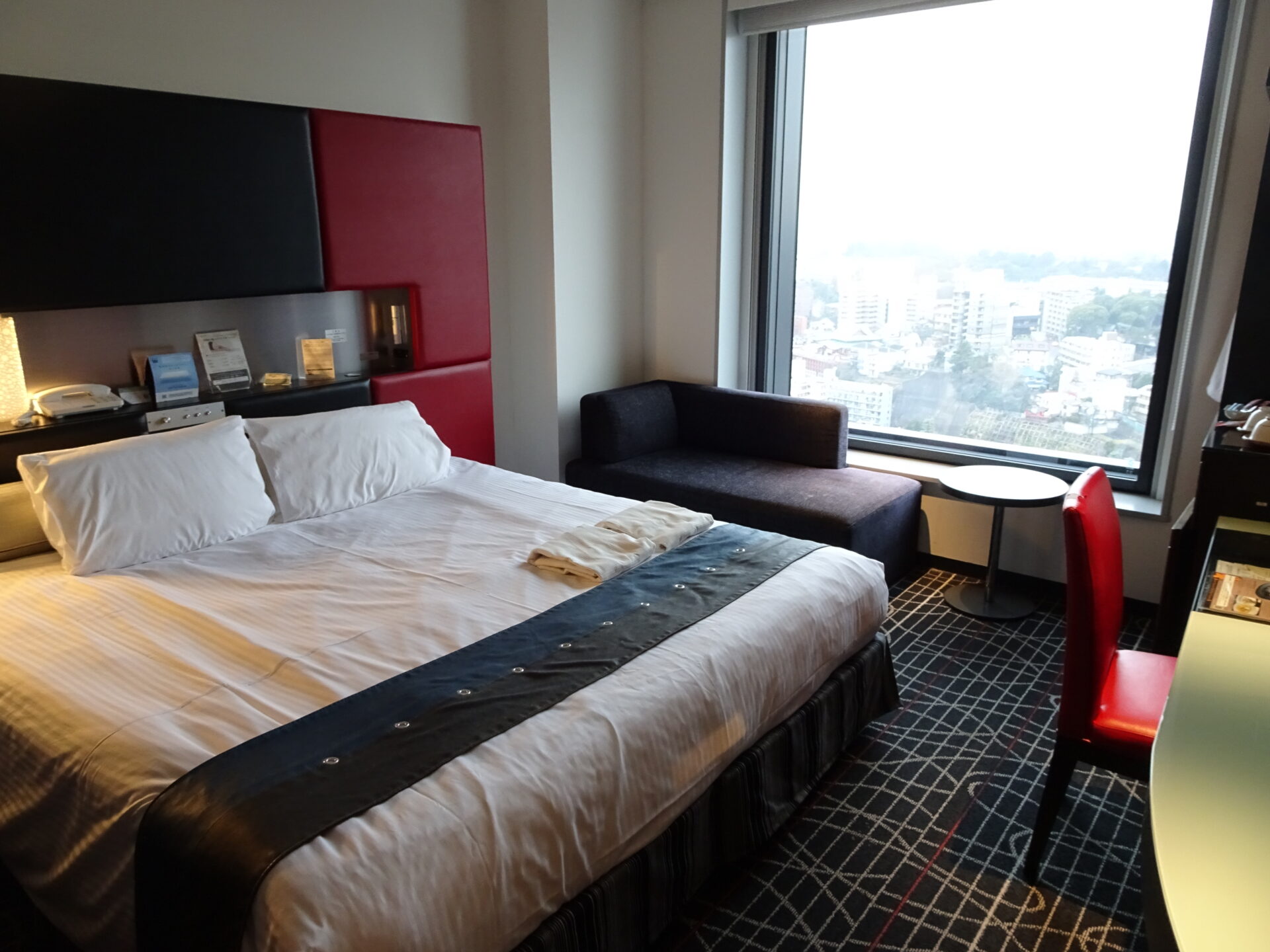 ニューオータニイン横浜プレミアム、最上階１９階シティービュー(富士山側)デラックスダブルルーム 、客室内設備、エアウィーヴ(airweave)使用ベッド