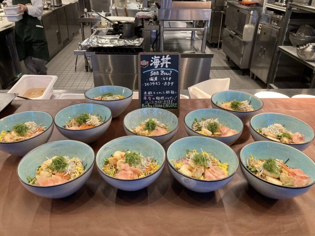 横浜東急REIホテル９階レストラン「Bistro China ENCORE(アンコール)」朝食、モーニングブッフェ、３種のメイン食べ放題、海丼
