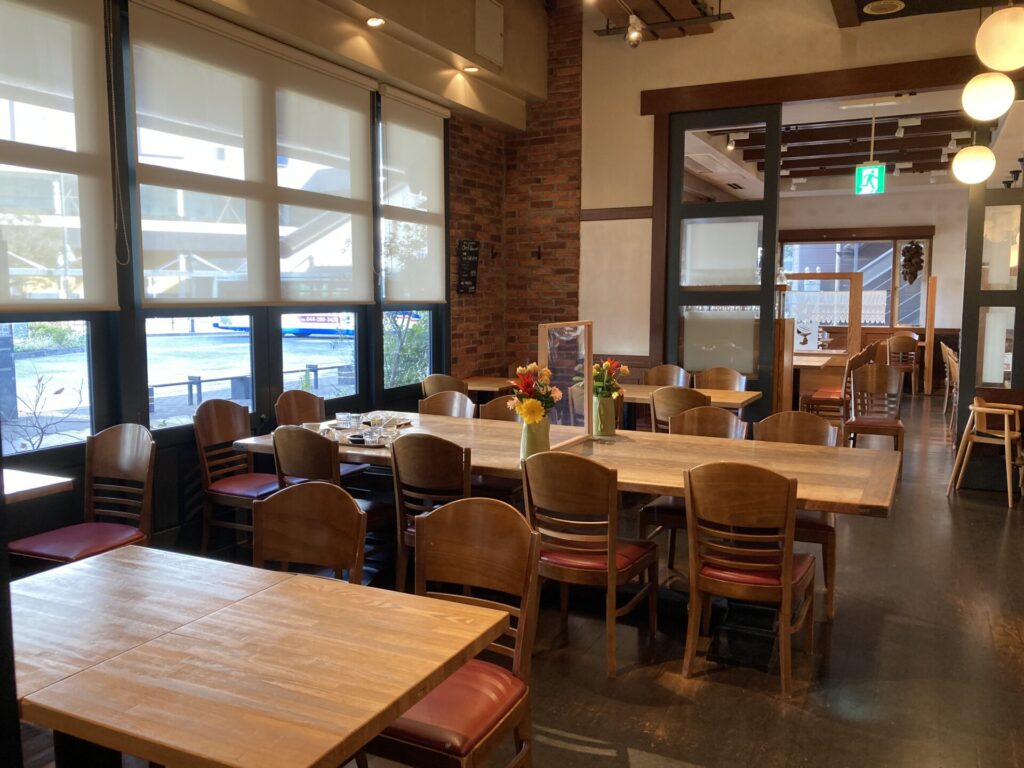 JR東日本ホテルメッツ川崎１階レストラン「つばめグリル」朝食、店内、内装