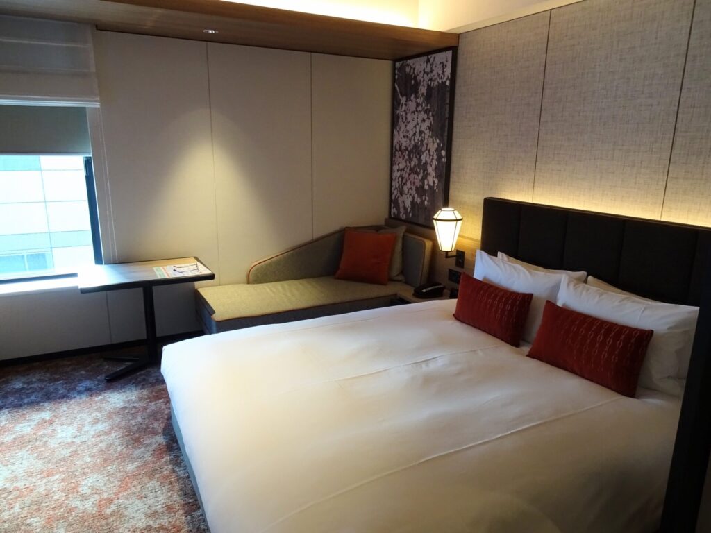 ソラリア西鉄ホテル札幌、スタンダードダブルルーム、客室内アメニティ・設備、シモンズ社製ベッド