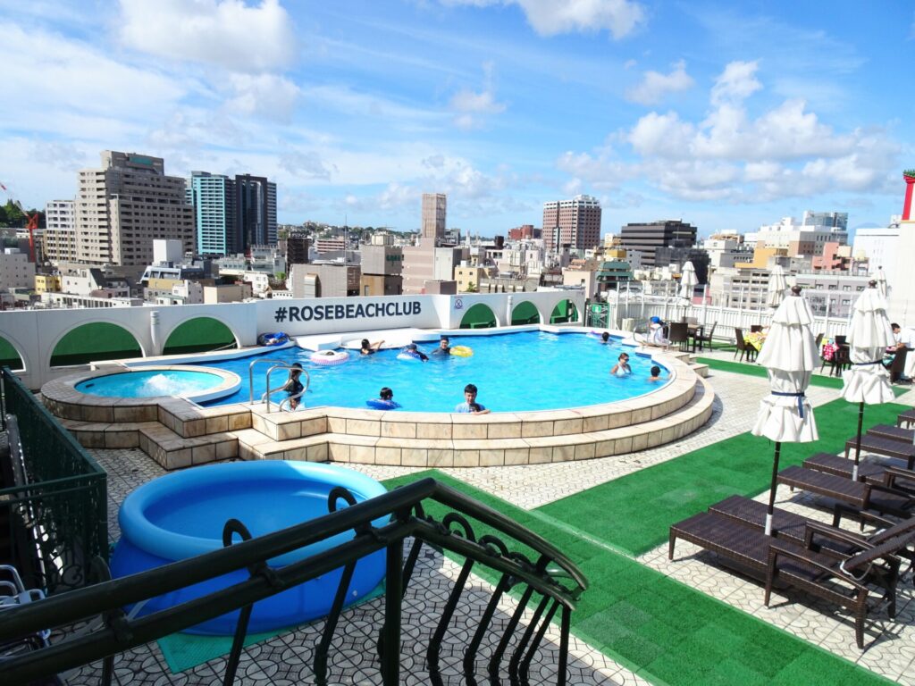 ローズホテル横浜、屋上プール、サマープール