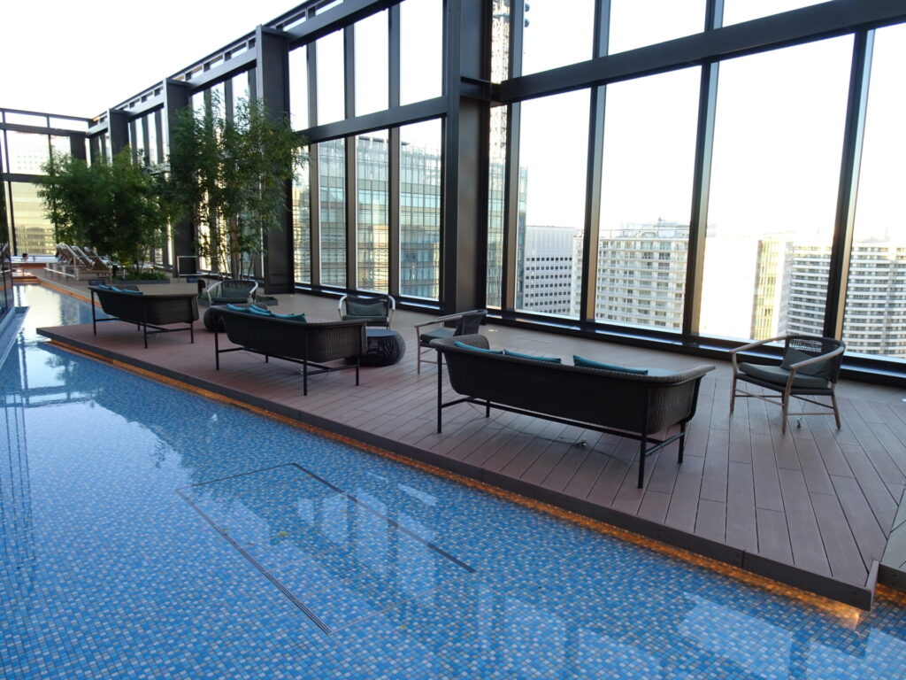 三井ガーデンホテル横浜みなとみらいプレミア２０階フロントロビー、ロビーラウンジ、屋外テラス、眺望