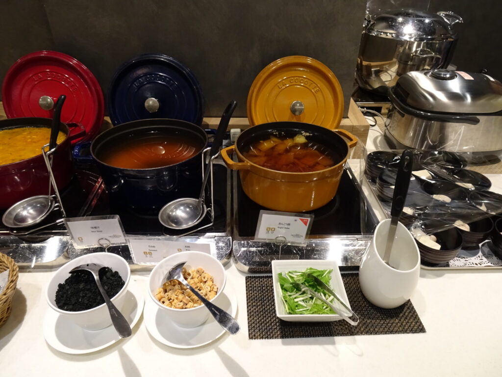 ホテルインターゲート東京京橋ラウンジ、朝食、温かいお料理、スープコーナー、あんこう鍋