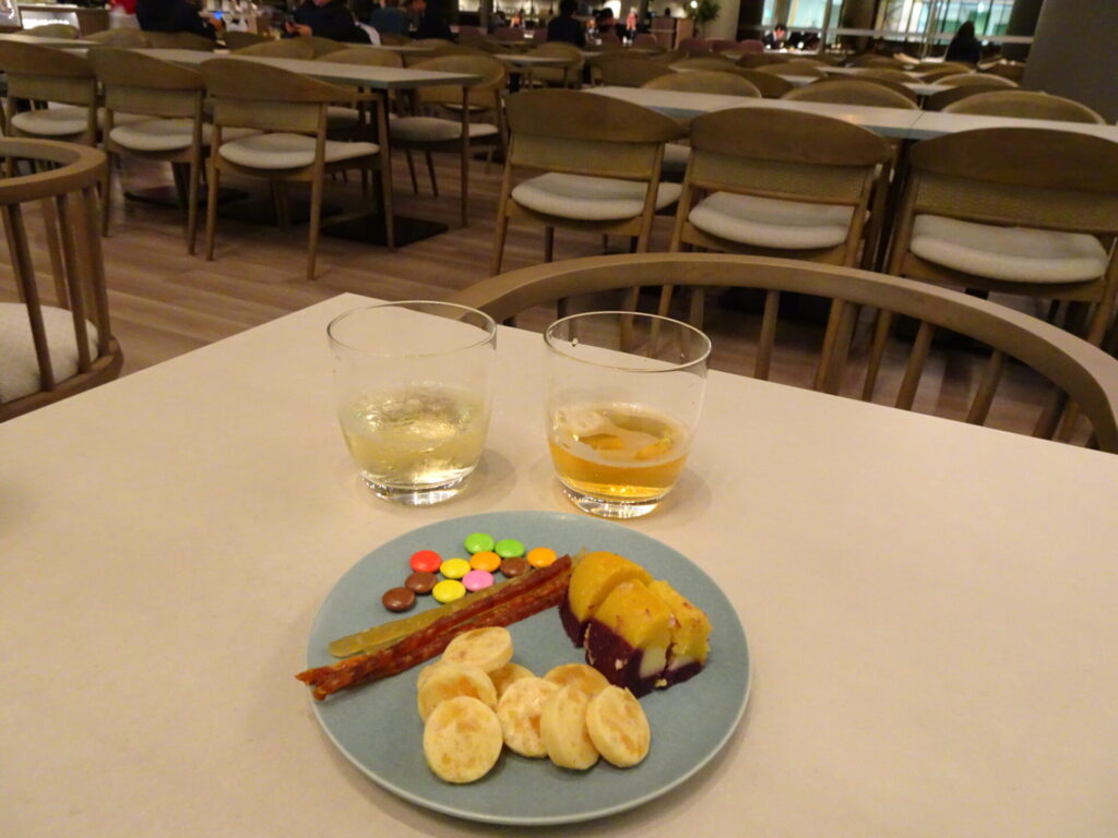 グランドメルキュール札幌大通公園、１階レストラン「LE SENSORIEL」、１階ラウンジ、NIGHT CAP(鳥渡)