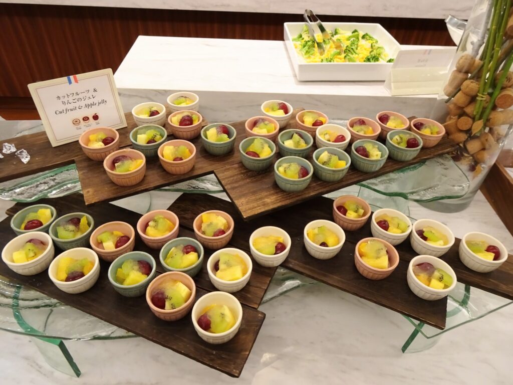 プレミアホテル 中島公園 札幌、PREMIER HOTEL NAGAJIMA PARK SAPPORO、５階ビストロ「ラ・プロヴァンス」朝食ブッフェ、フルーツコーナー