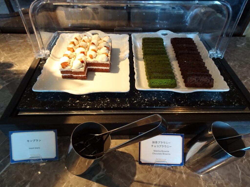 横浜ベイホテル東急、THE YOKOHAMA BAY HOTEL TOKYU、ベイクラブフロア、25階ベイクラブラウンジ、ティータイム、ケーキ