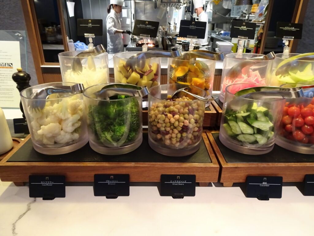 ザ・ゲートホテル横浜 by HULIC、THE GATE HOTEL横浜 by HULIC、1階「Anchor Grill Yokohama」朝食、神奈川県産野菜