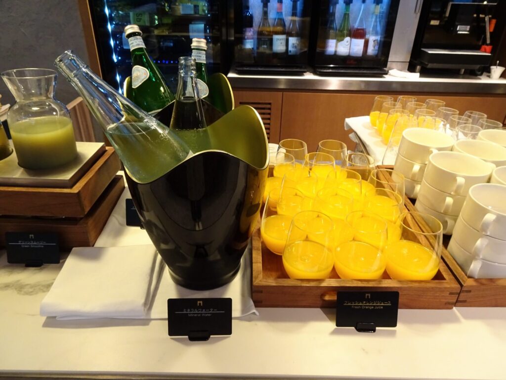 ザ・ゲートホテル横浜 by HULIC、THE GATE HOTEL横浜 by HULIC、1階「Anchor Grill Yokohama」朝食、フレッシュオレンジジュース