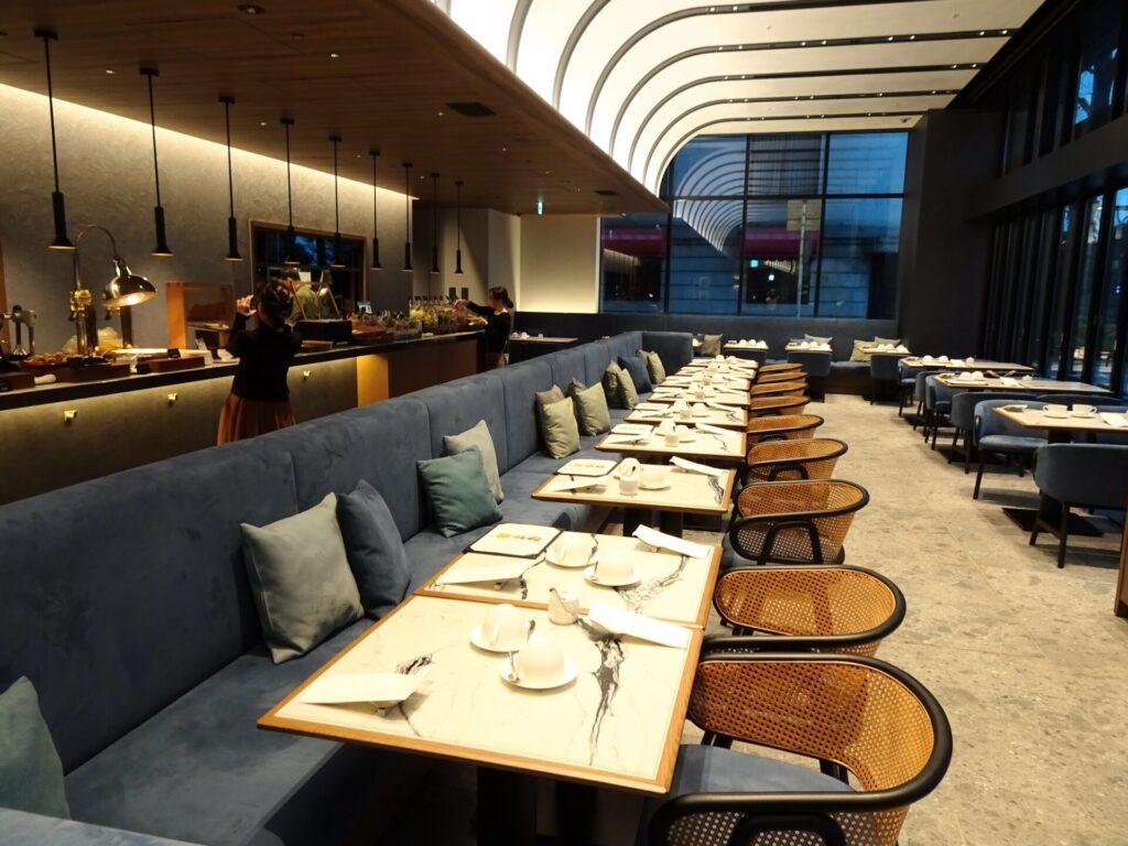 ザ・ゲートホテル横浜 by HULIC、THE GATE HOTEL横浜 by HULIC、1階「Anchor Grill Yokohama」朝食、雰囲気